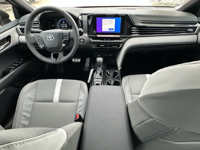 Used 2026 Toyota Camry SE w/ Convenience Package FWD image 9