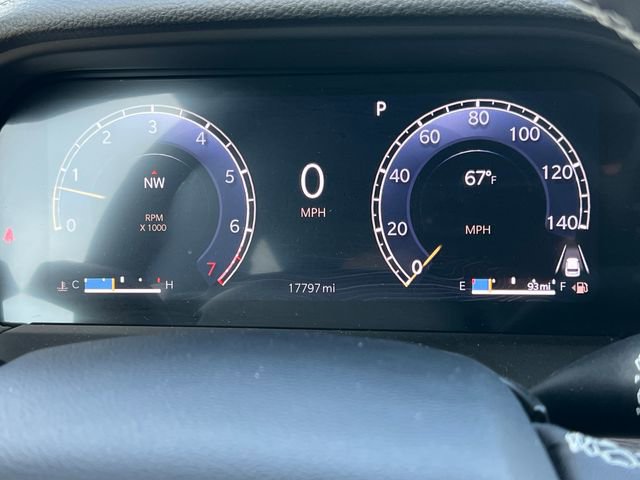 Used 2024 Jeep Grand Cherokee Limited w/ Luxury Tech Group II image 21