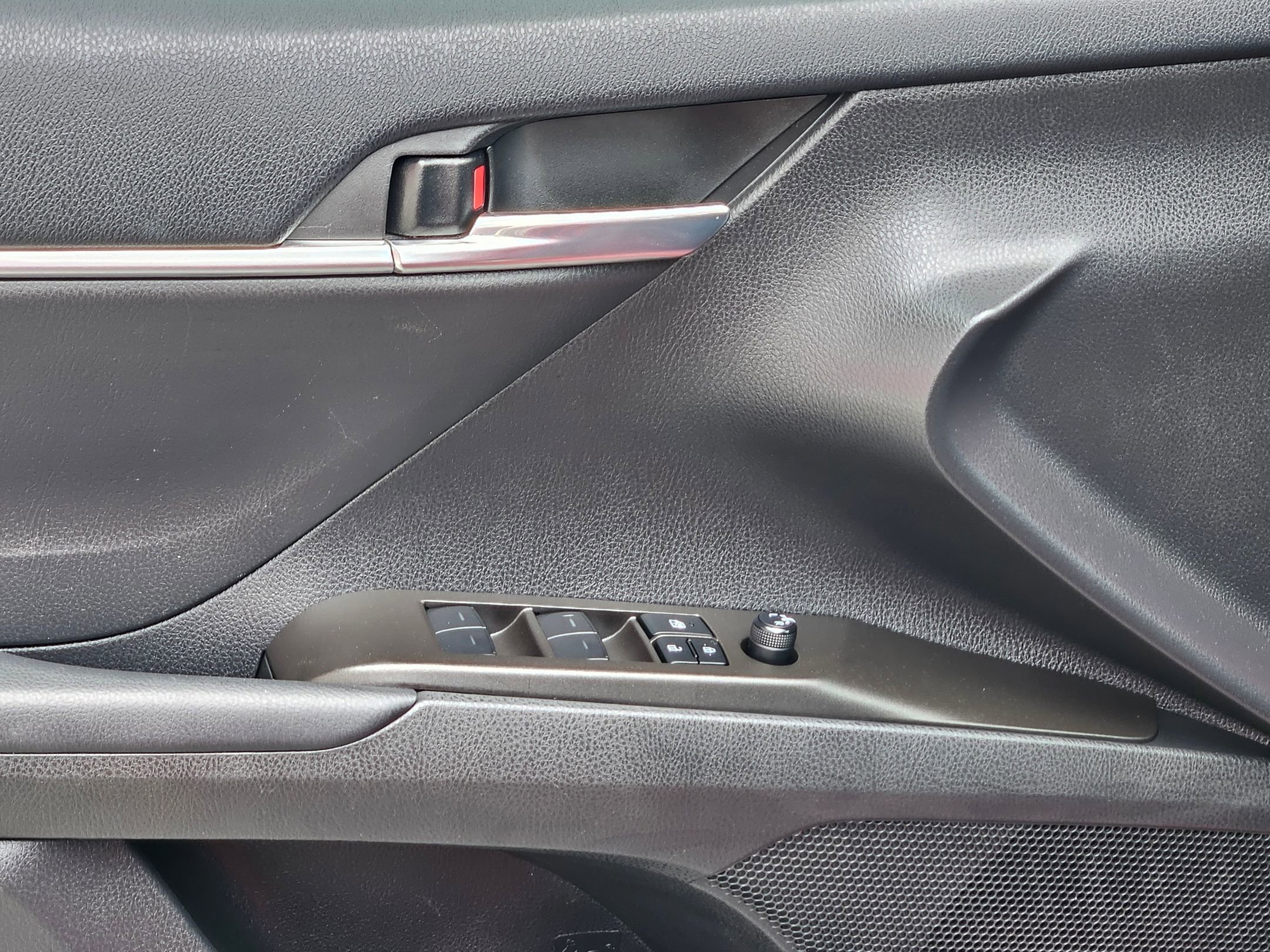 Used 2023 Toyota Camry LE image 17