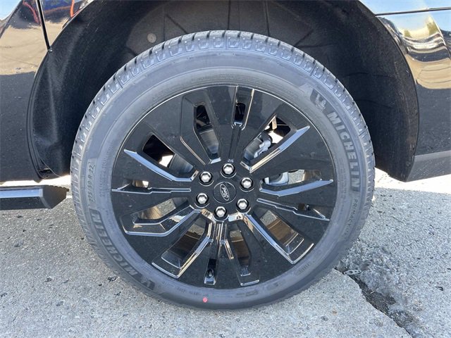 New 2025 Ford Expedition Max Platinum w/ Stealth Appearance Package image 11