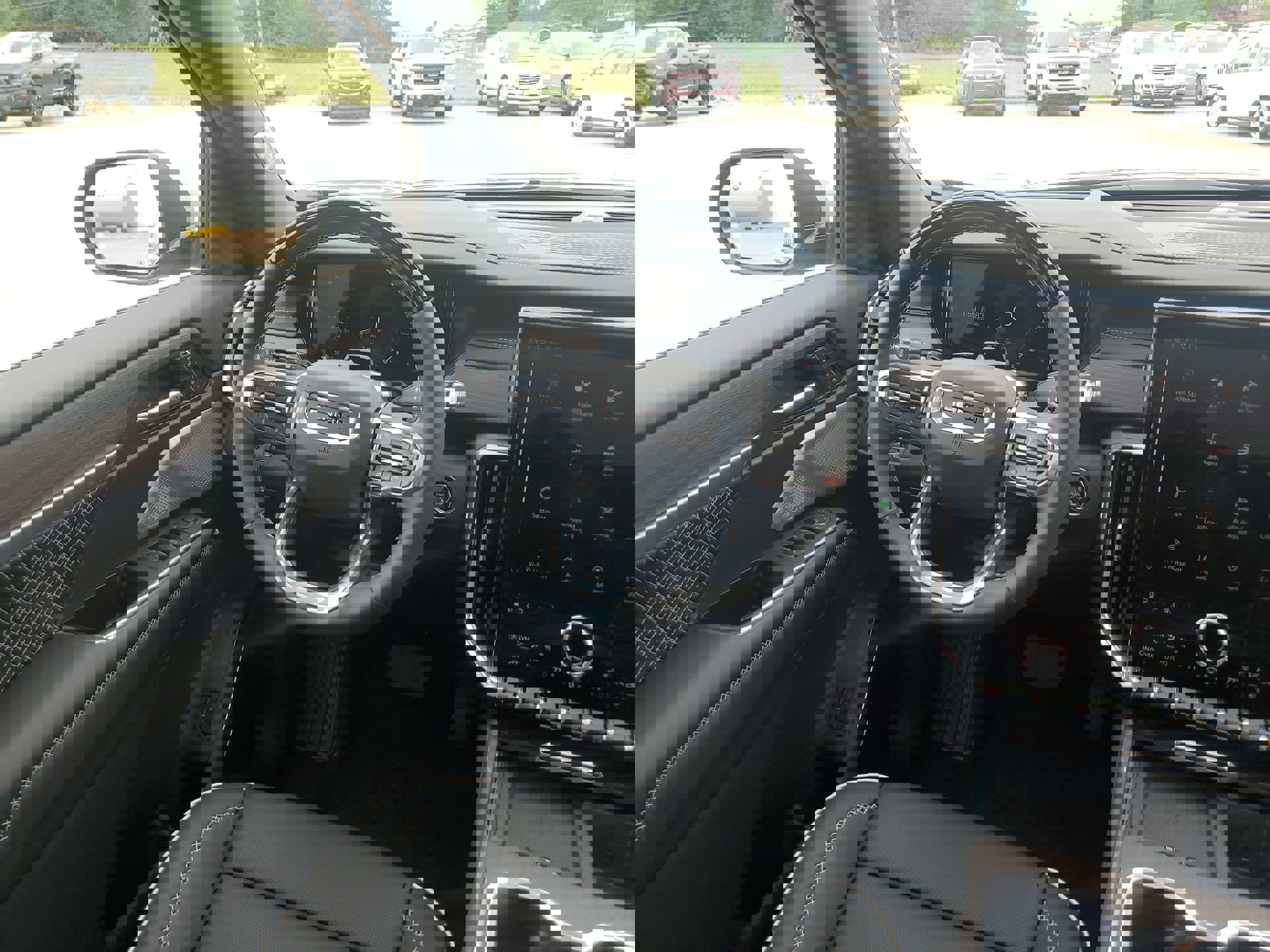 Used 2024 GMC Acadia Denali w/ Super Cruise Package image 17