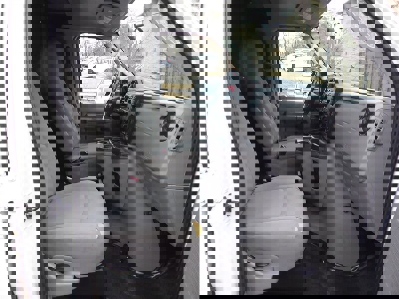 Used 2014 Ford E-250 and Econoline 250 Extended image 20