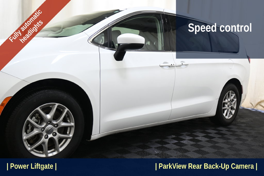Used 2023 Chrysler Voyager LX FWD image 7