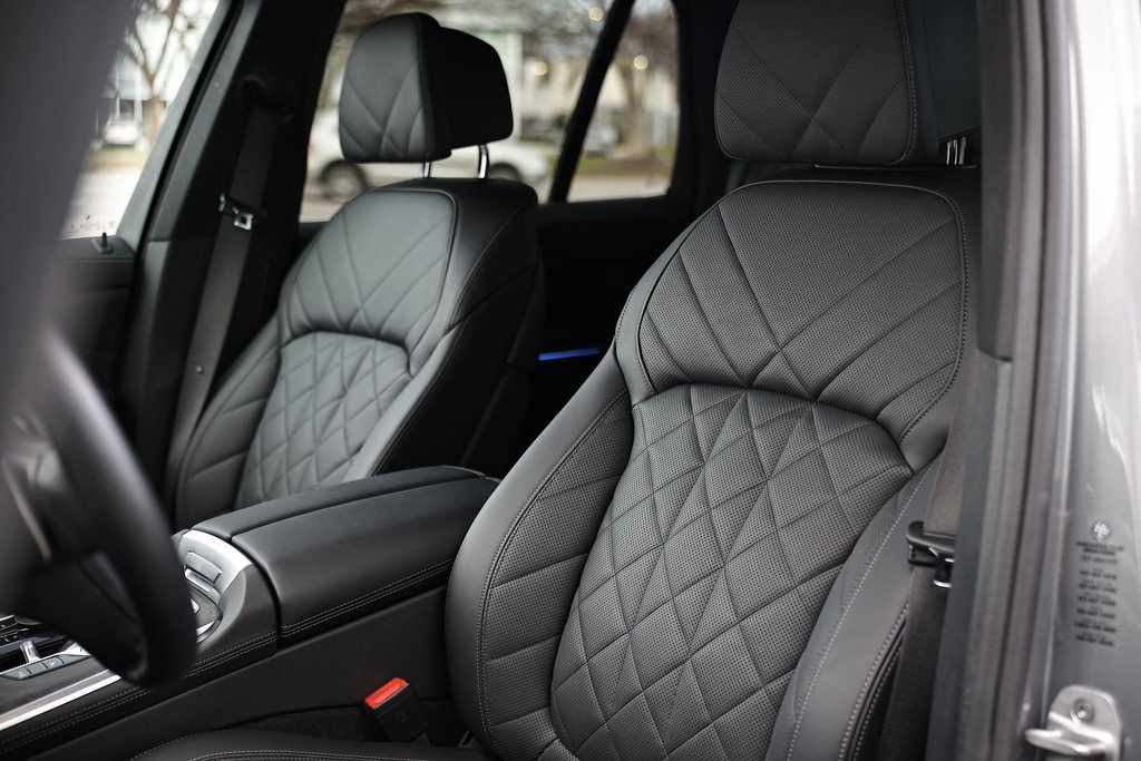 Used 2025 BMW X5 sDrive40i w/ Climate Comfort Package image 23