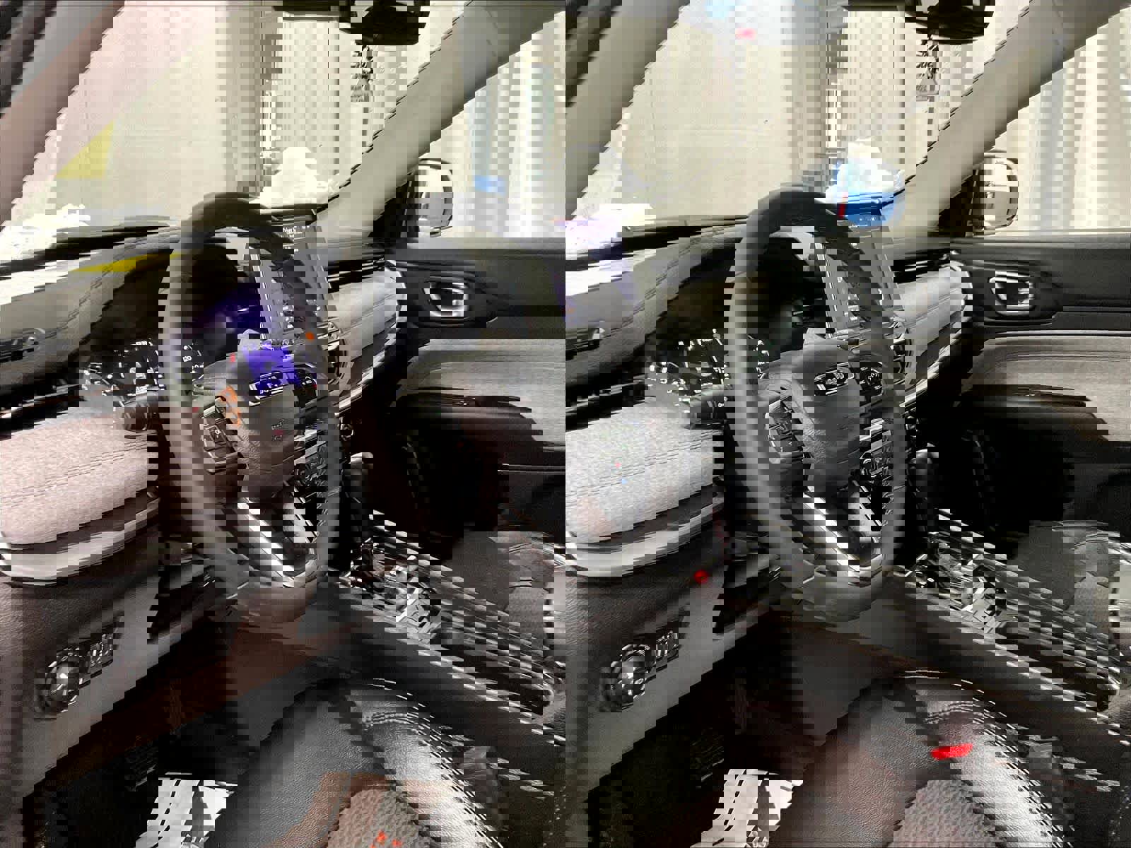 Used 2022 Jeep Compass Latitude w/ Mopar Graphics Package image 8