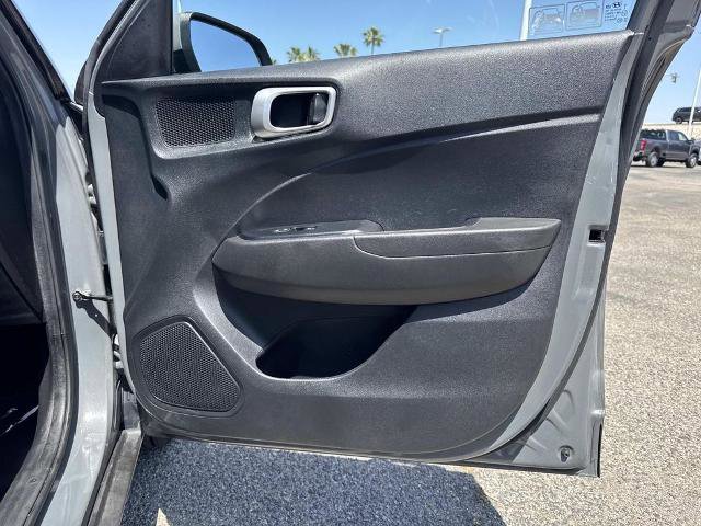 Used 2021 Hyundai Venue SE FWD image 28