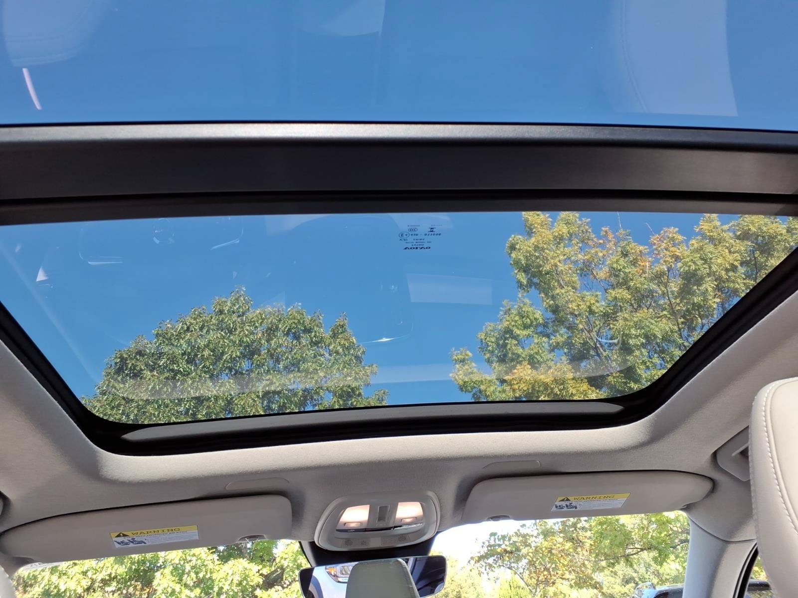 Certified 2024 Volvo XC40 B5 Ultimate w/ Protection Package Premier AWD/4WD image 15