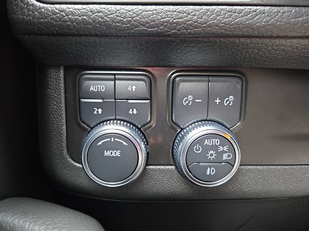 Used 2024 GMC Yukon Denali AWD/4WD image 22