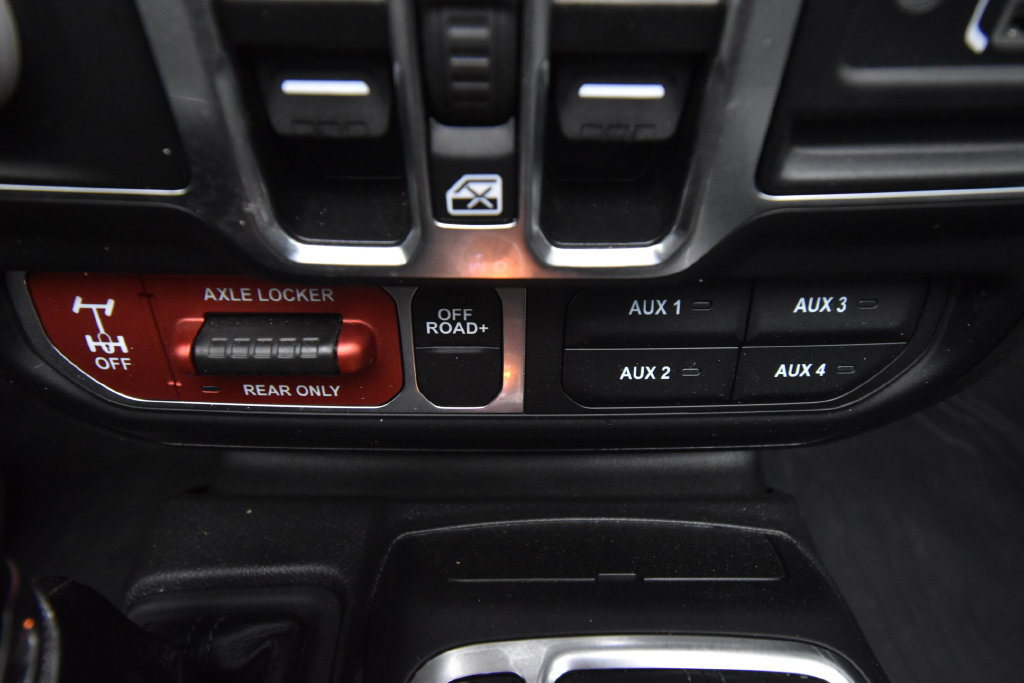 Used 2025 Jeep Wrangler Unlimited Sport AWD/4WD image 35