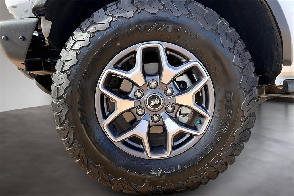 Used 2024 Ford Bronco Badlands image 8