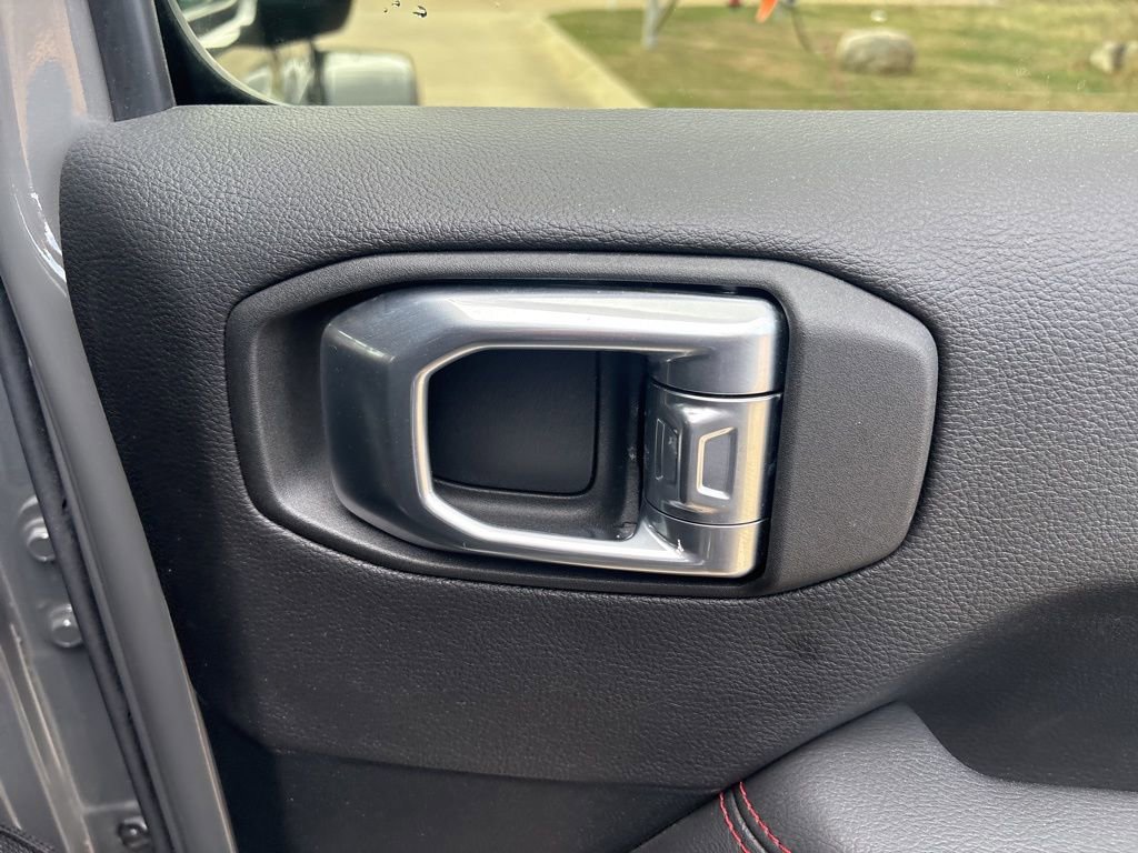 Used 2021 Jeep Wrangler Unlimited Rubicon w/ LED Lighting Group AWD/4WD image 33