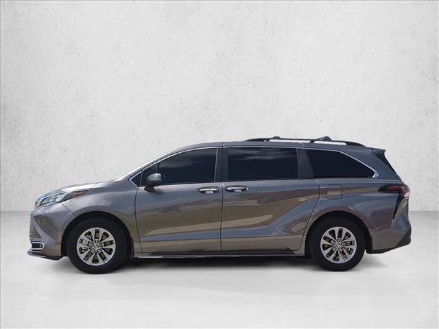 Used 2024 Toyota Sienna XLE FWD image 9