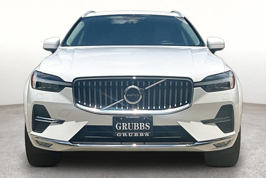 Used 2023 Volvo XC60 B5 Ultimate w/ Protection Package Premier FWD image 4