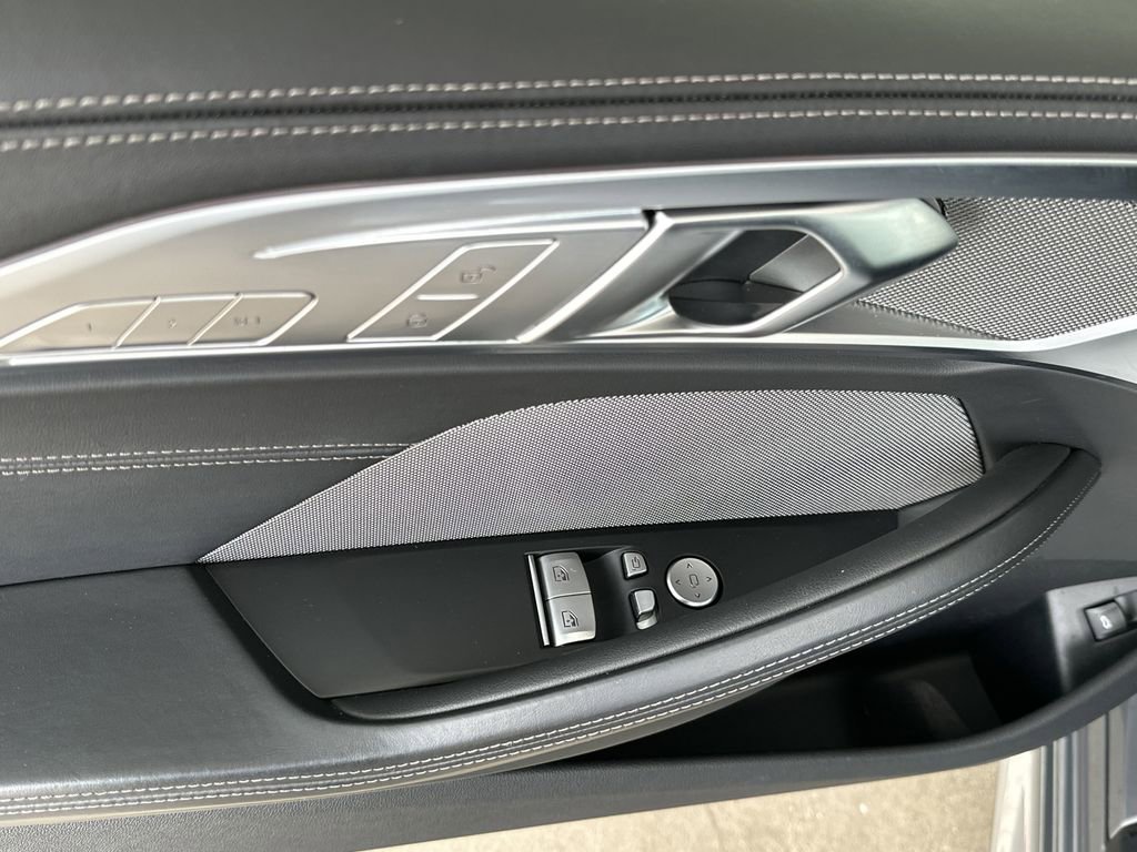 Used 2024 BMW 840i Coupe w/ Driving Assistance Package image 11