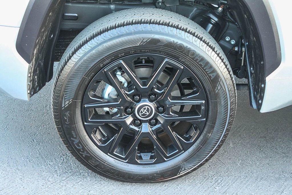 Used 2024 Toyota Tundra Limited AWD/4WD image 13