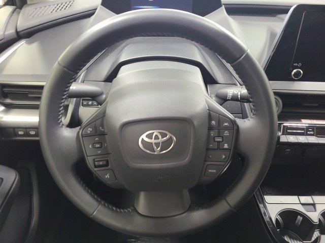 Certified 2025 Toyota Prius LE FWD image 21