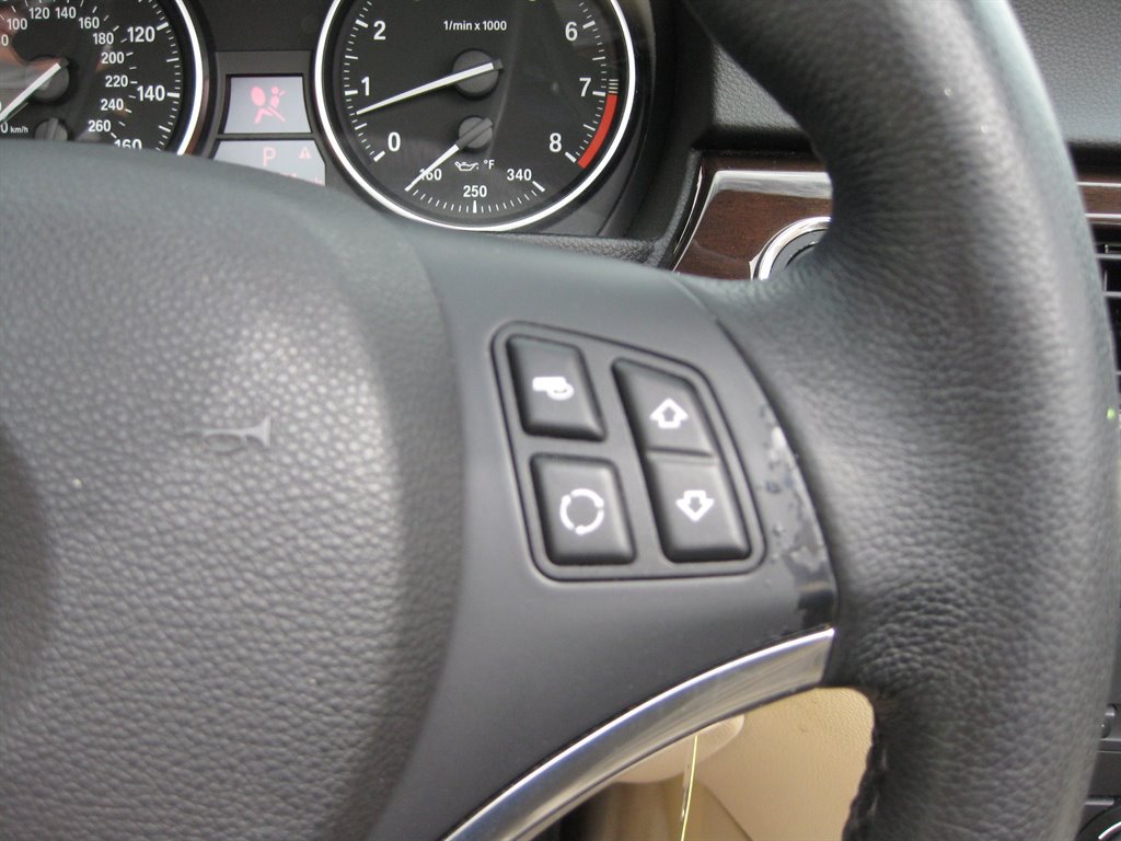 Used 2009 BMW 328i Convertible RWD image 15