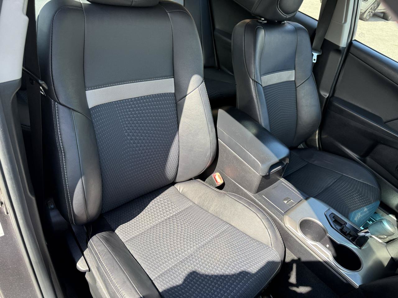 Used 2013 Toyota Camry SE FWD image 9