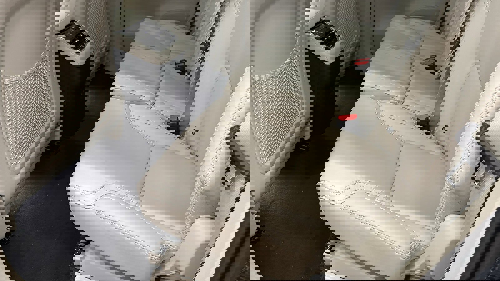 New 2026 Volvo XC90 B6 Ultra w/ Protection Package Premier image 27