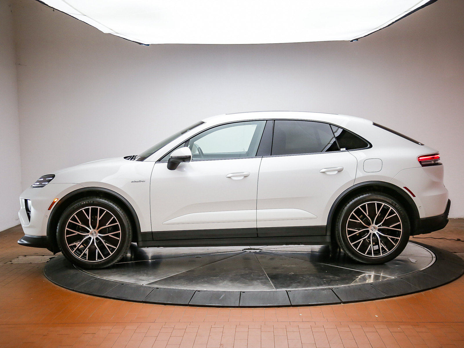 Certified 2026 Porsche Macan Electric RWD image 2