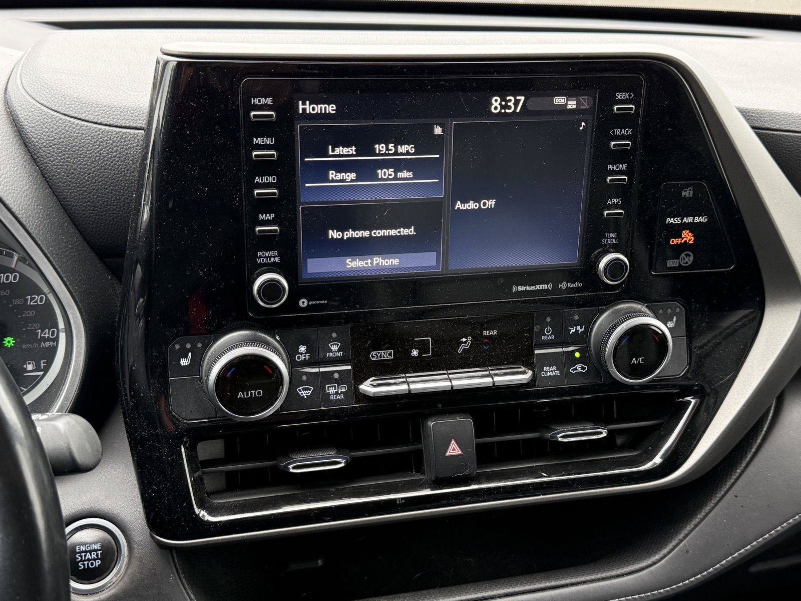 Certified 2021 Toyota Highlander XLE AWD/4WD image 21