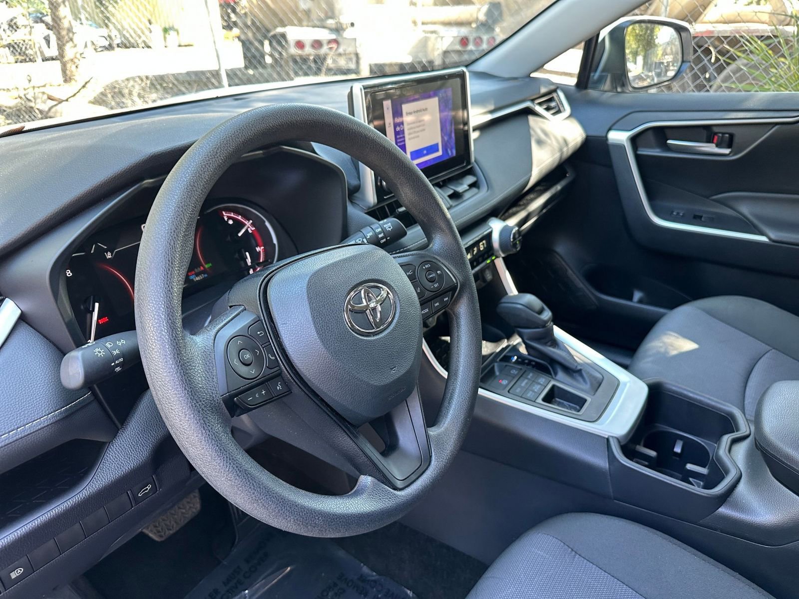 Used 2025 Toyota RAV4 XLE image 28