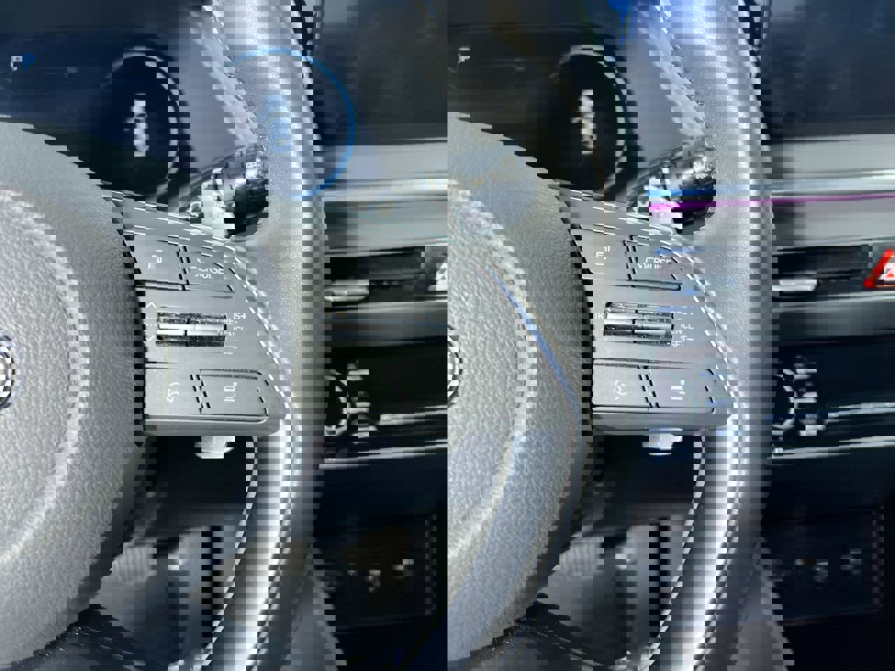 Used 2021 Hyundai Sonata Limited w/ Preferred Accessory Package FWD image 17