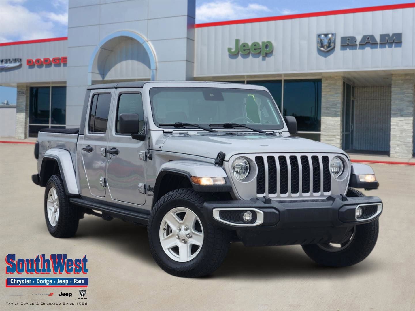Used 2021 Jeep Gladiator Sport AWD/4WD image 1