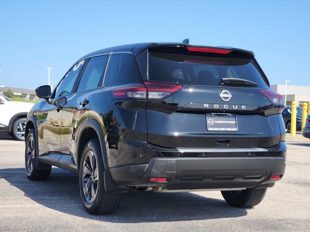 Used 2025 Nissan Rogue SV FWD image 3