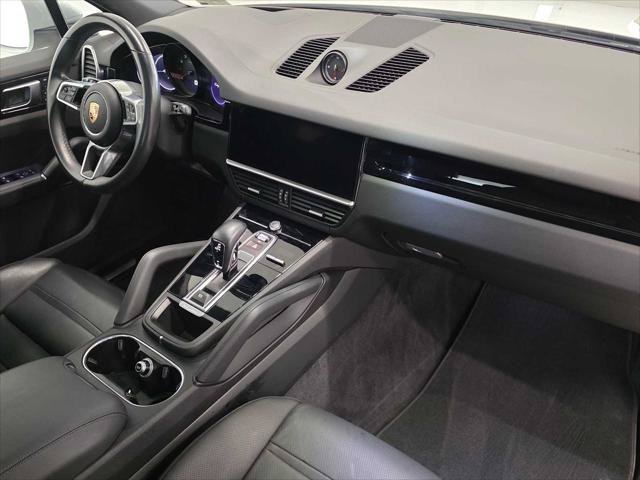 Used 2023 Porsche Cayenne AWD/4WD image 14