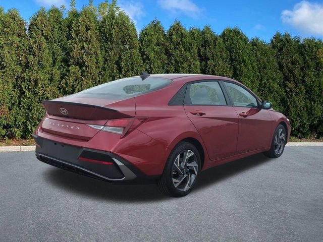 Certified 2025 Hyundai Elantra Sport image 4
