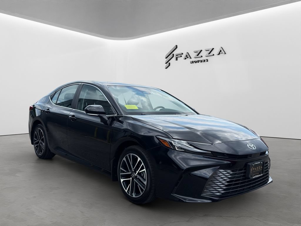 Used 2025 Toyota Camry XLE AWD/4WD image 13