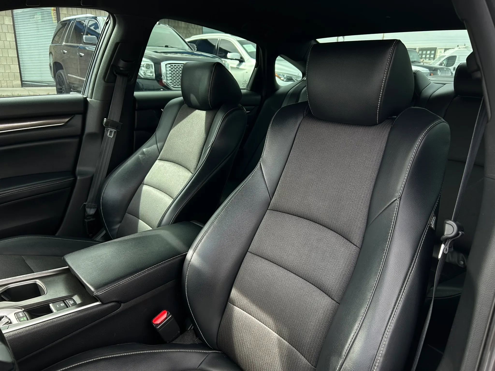 Used 2018 Honda Accord Sport image 16