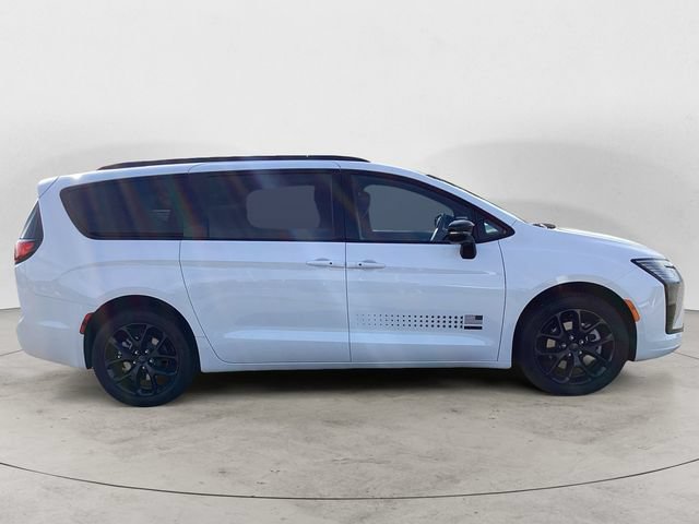 New 2027 Chrysler Pacifica Select AWD/4WD image 7