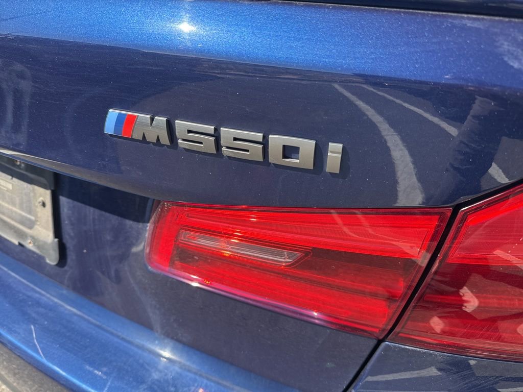 Used 2018 BMW M550i xDrive image 12