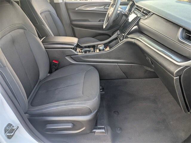 Certified 2023 Jeep Grand Cherokee Laredo image 35