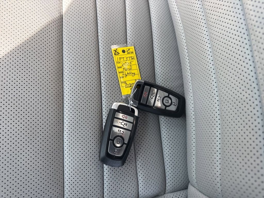 Used 2025 Ford F150 Lightning Platinum image 42