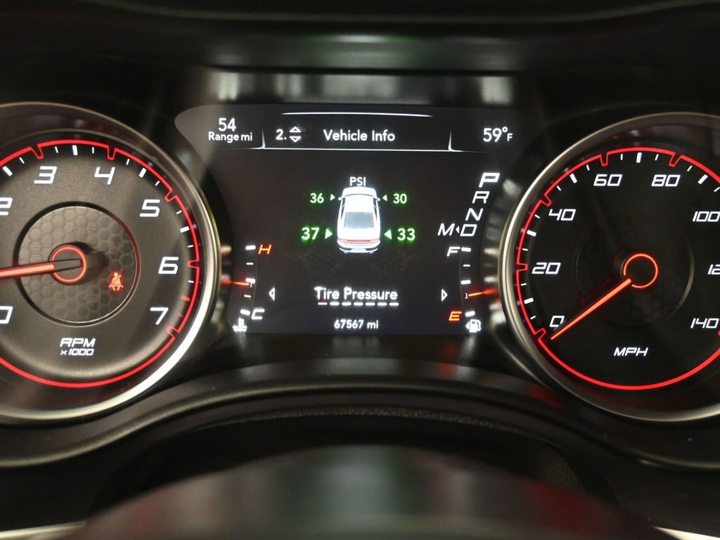 Used 2018 Dodge Charger SXT image 14