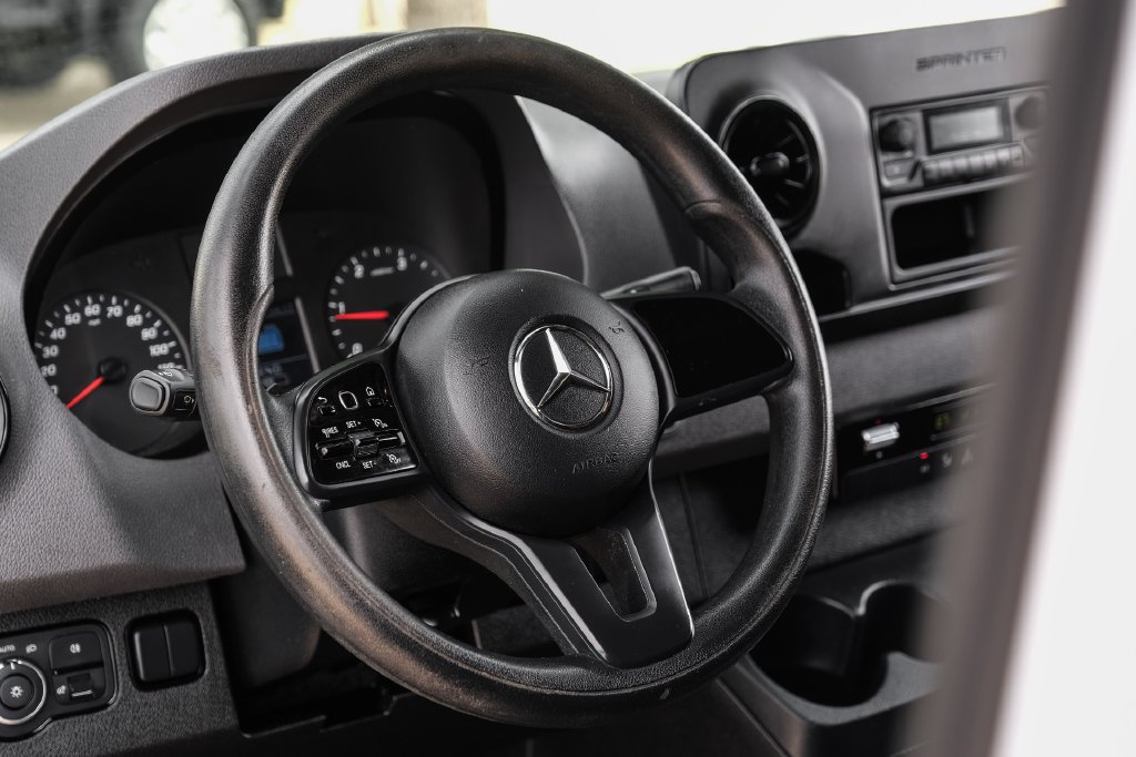Used 2023 Mercedes-Benz Sprinter 2500 w/ Acoustic Package image 11