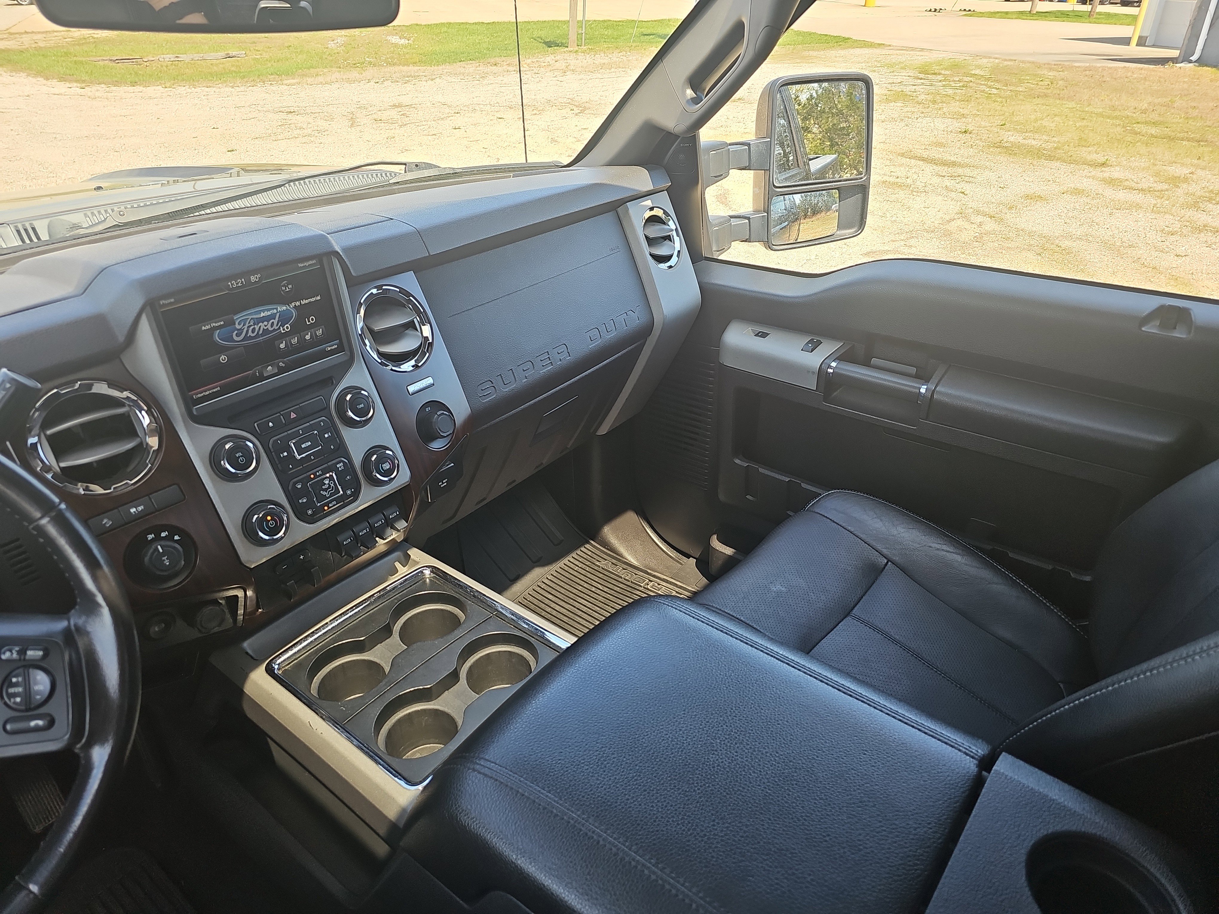 Used 2015 Ford F250 Lariat w/ Lariat Ultimate Package image 28