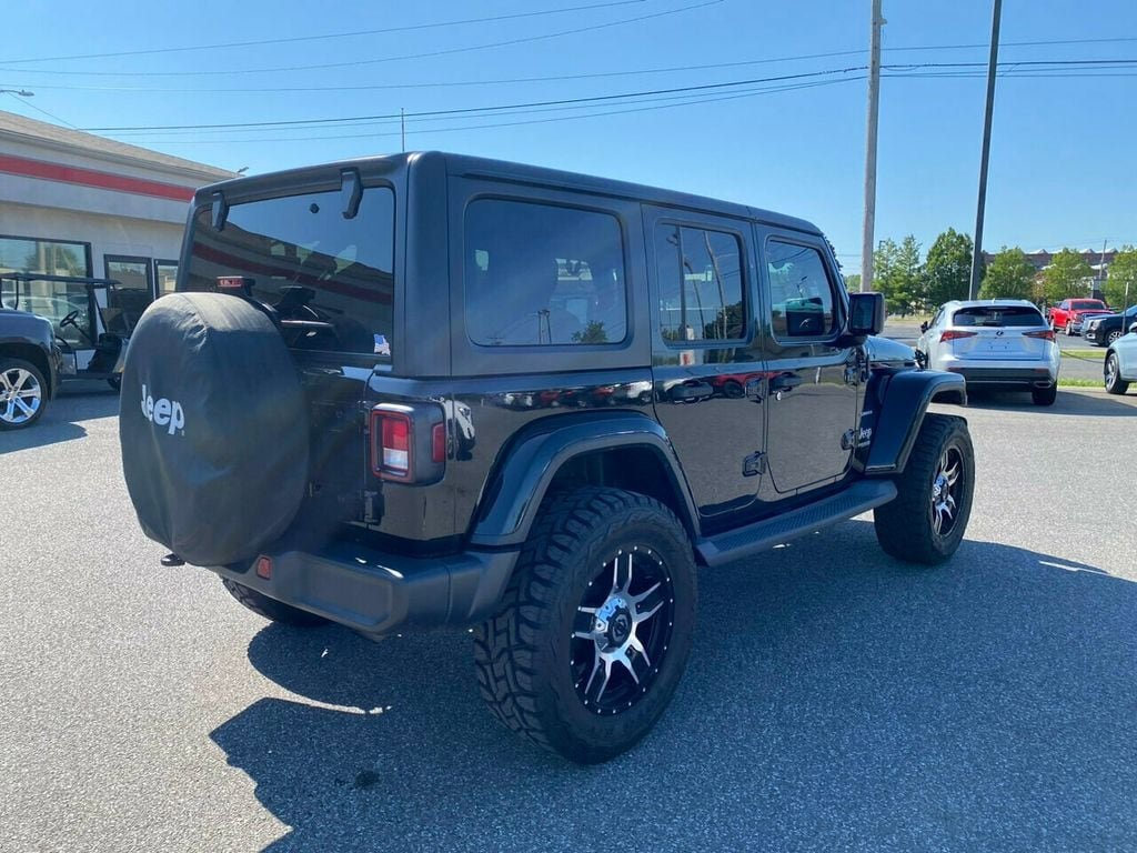 Used 2019 Jeep Wrangler Unlimited Sahara image 4