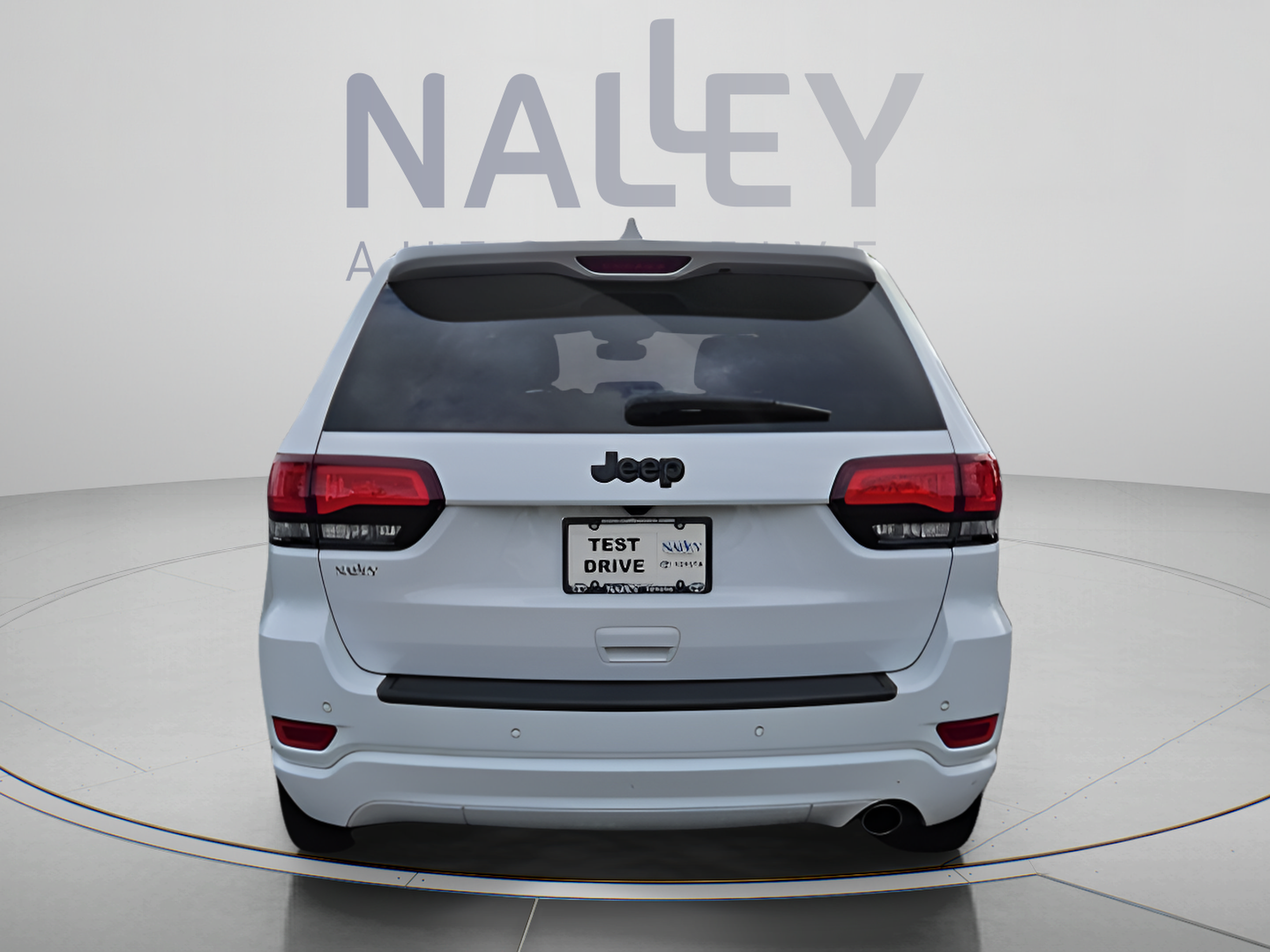 Used 2020 Jeep Grand Cherokee Altitude RWD image 4