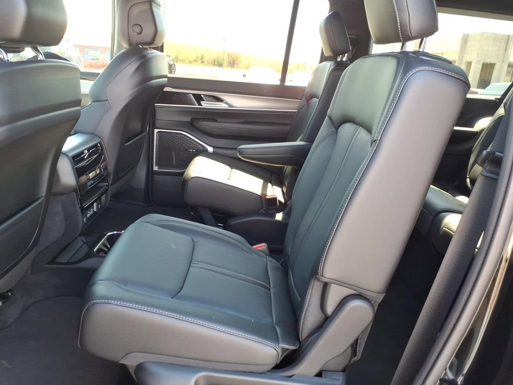 New 2026 Jeep Grand Wagoneer L 4WD image 9