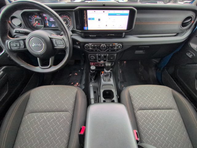 Used 2024 Jeep Gladiator Mojave w/ Technology Group AWD/4WD image 15