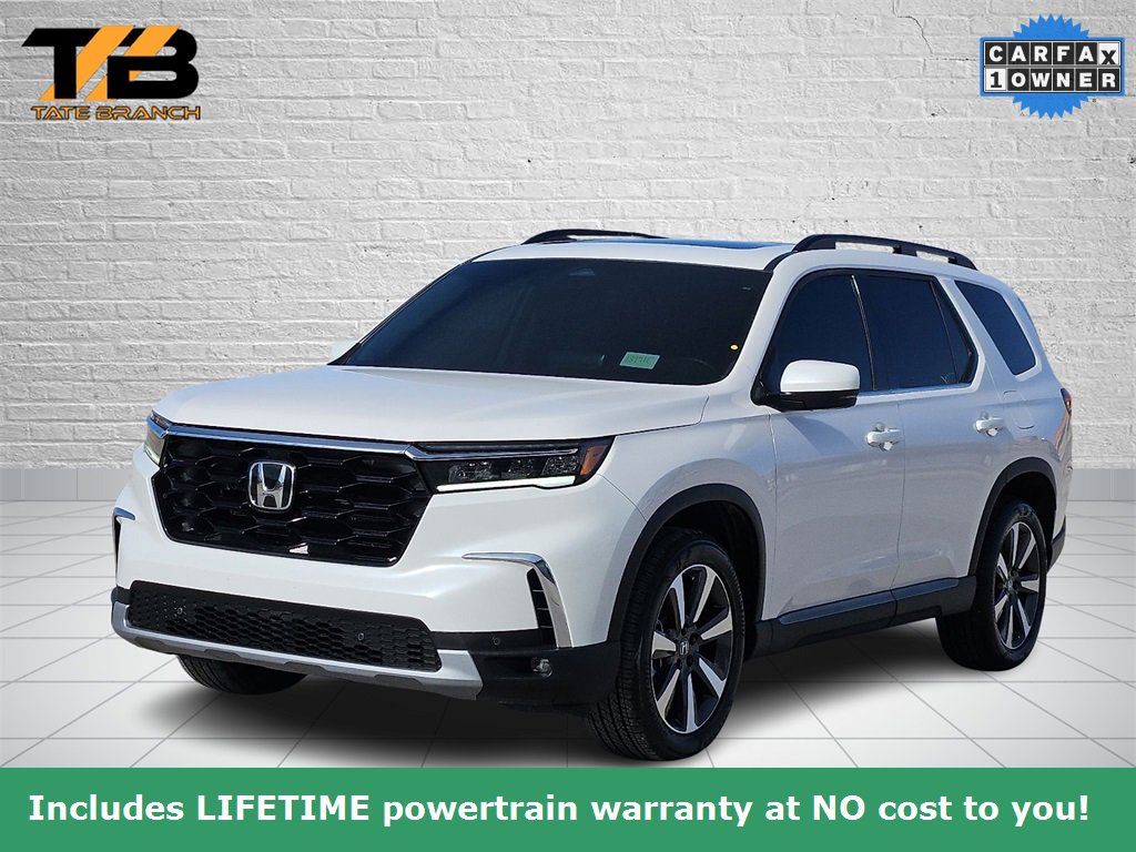 Used 2025 Honda Pilot Touring image 1