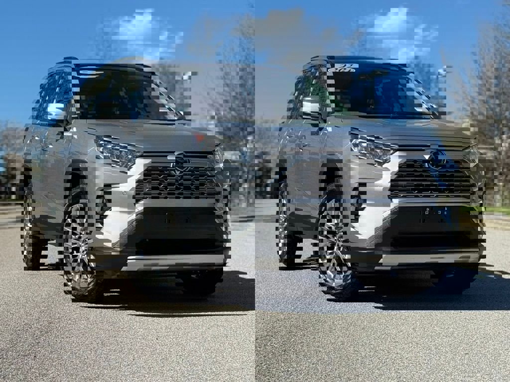 Used 2021 Toyota RAV4 Limited image 2