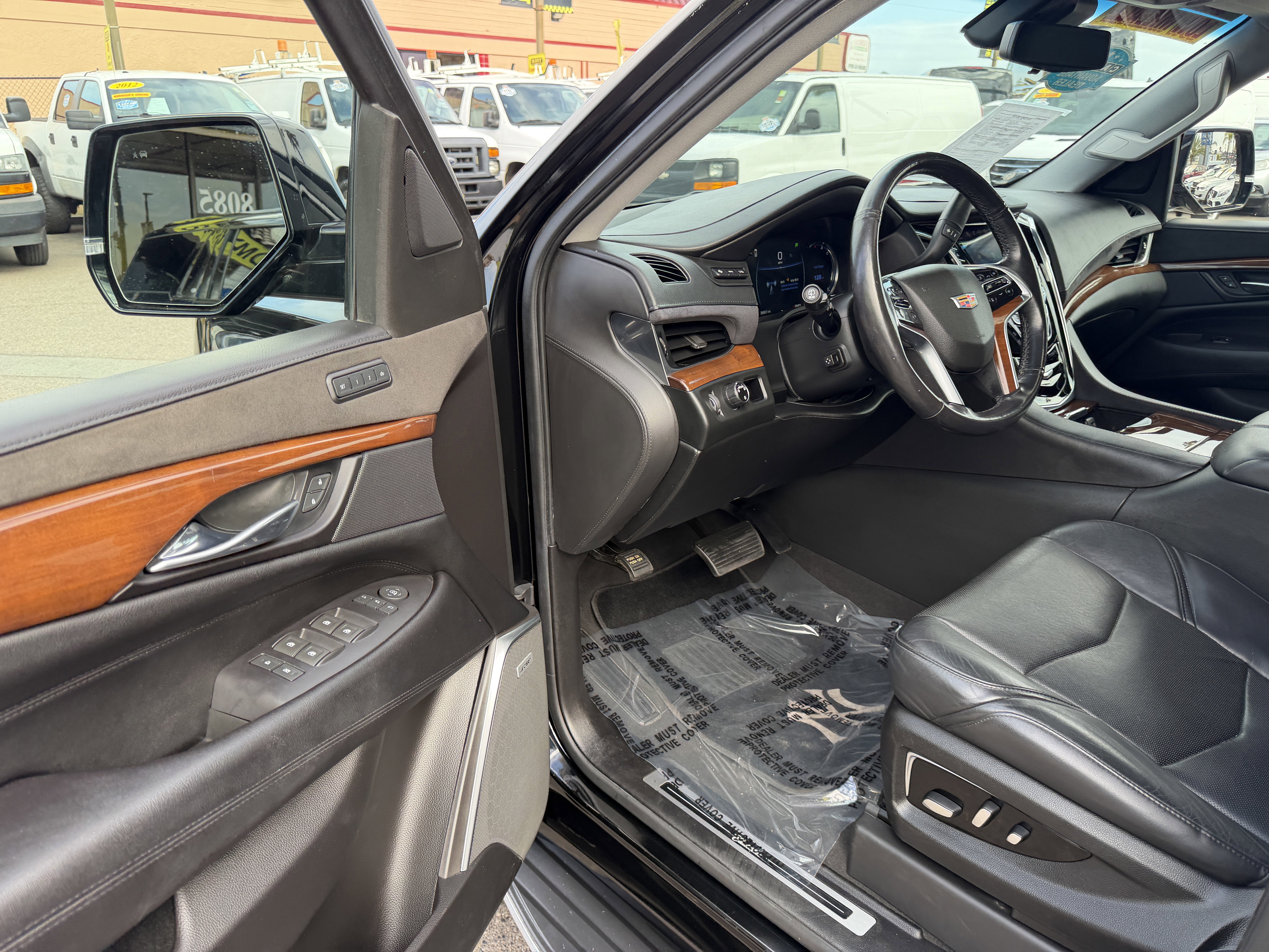 Used 2019 Cadillac Escalade ESV Luxury RWD image 20