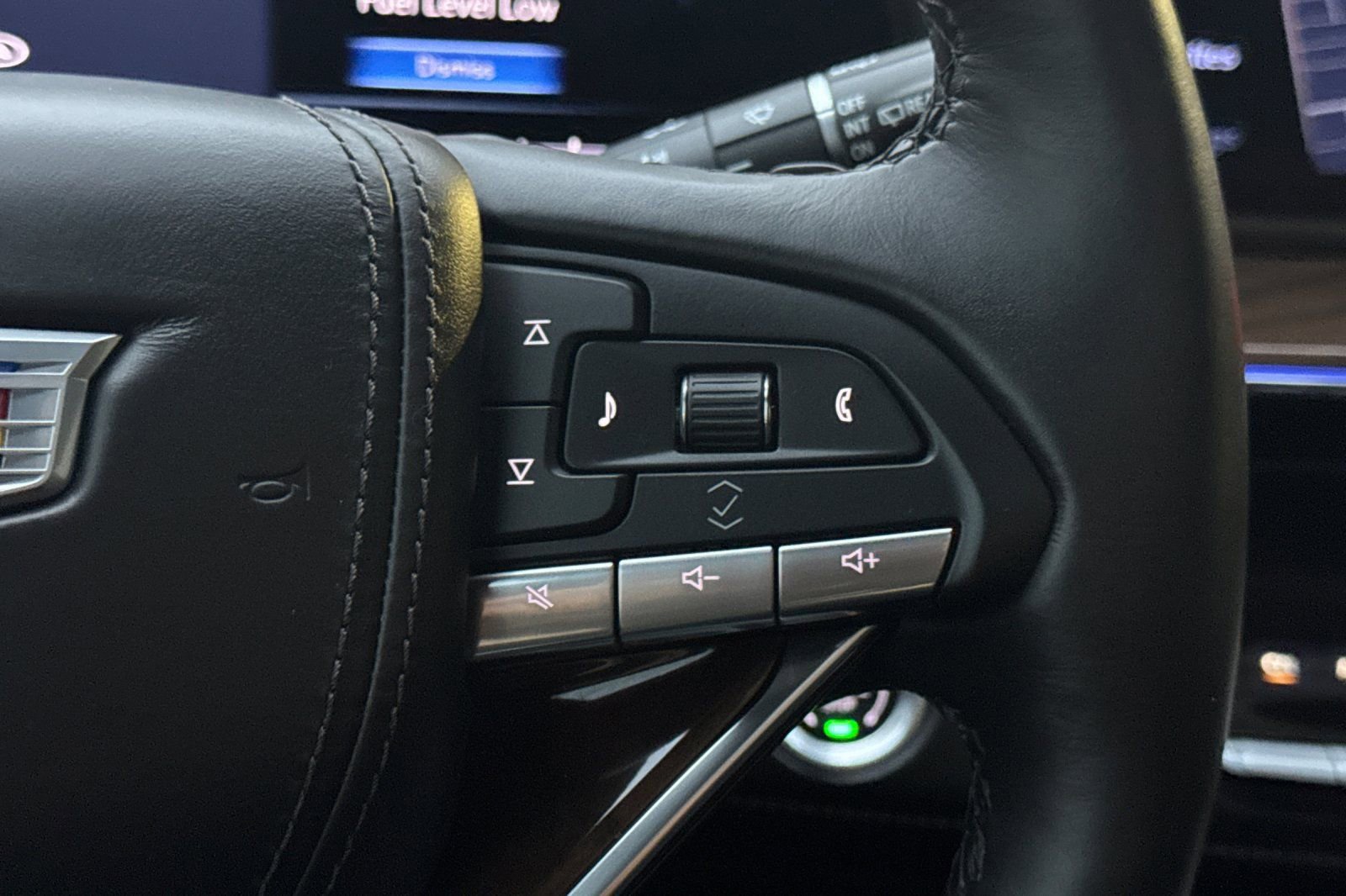 Certified 2024 Cadillac Escalade Premium Luxury Platinum w/ Heavy-Duty Trailer Package image 32