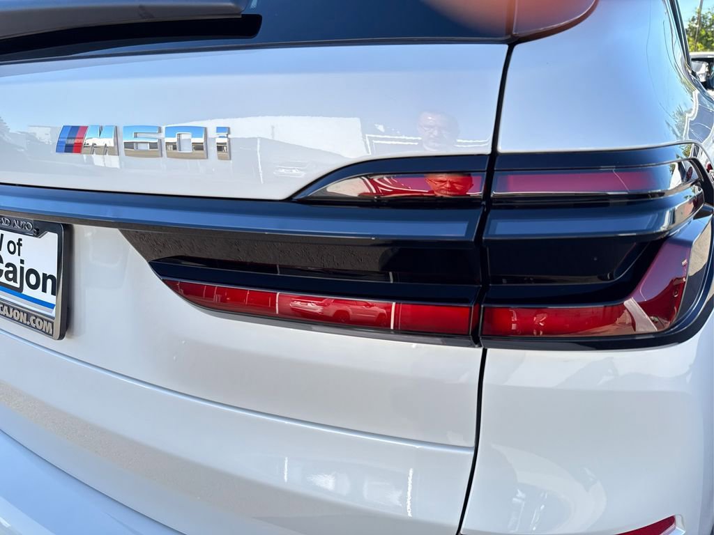 New 2026 BMW X7 M60i w/ Executive Package image 17