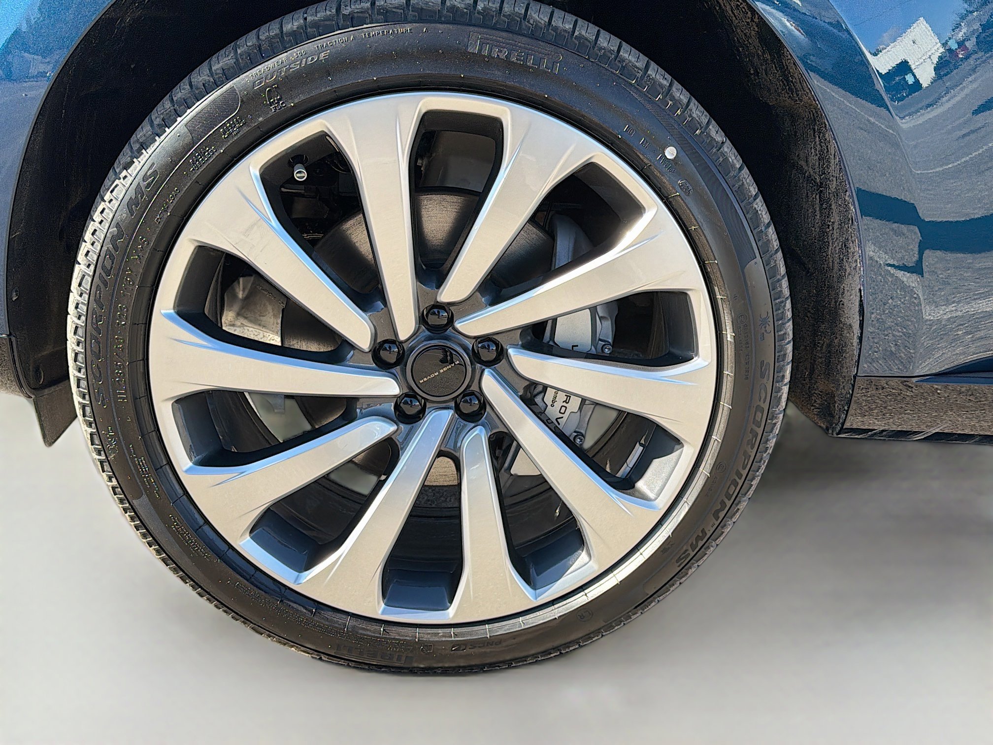 New 2026 Land Rover Range Rover SE image 41